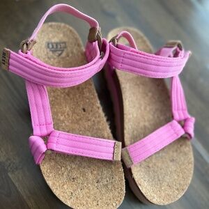 Reef Cushion Rem Hi Platform Sandal Pink